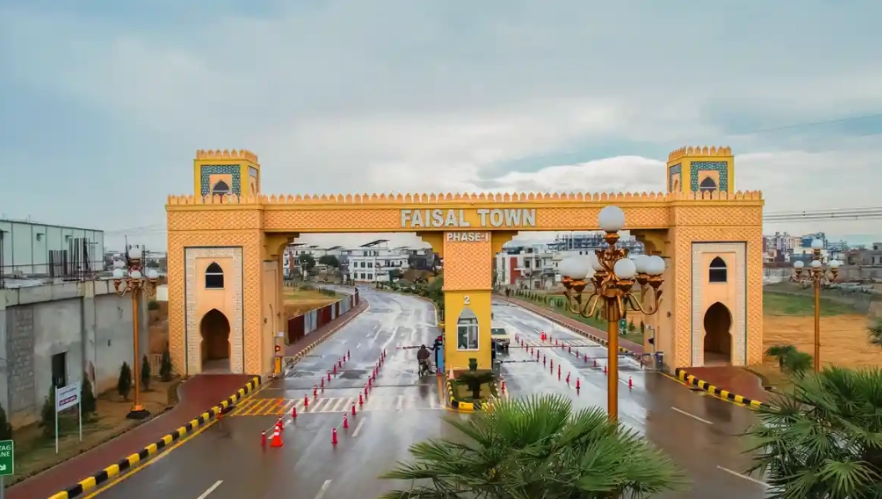 Capital Smart City vs. Faisal Town Phase 2: Which Housing Project Promises Better Returns?